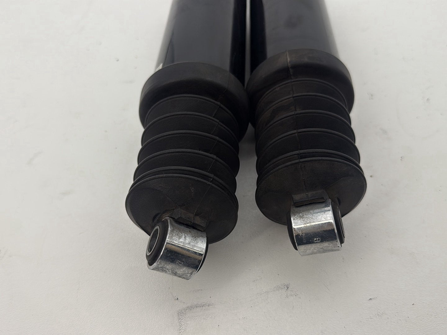 2011 Harley Road King Touring FLHRC Classic OEM Rear Left Right Shock Absorbers