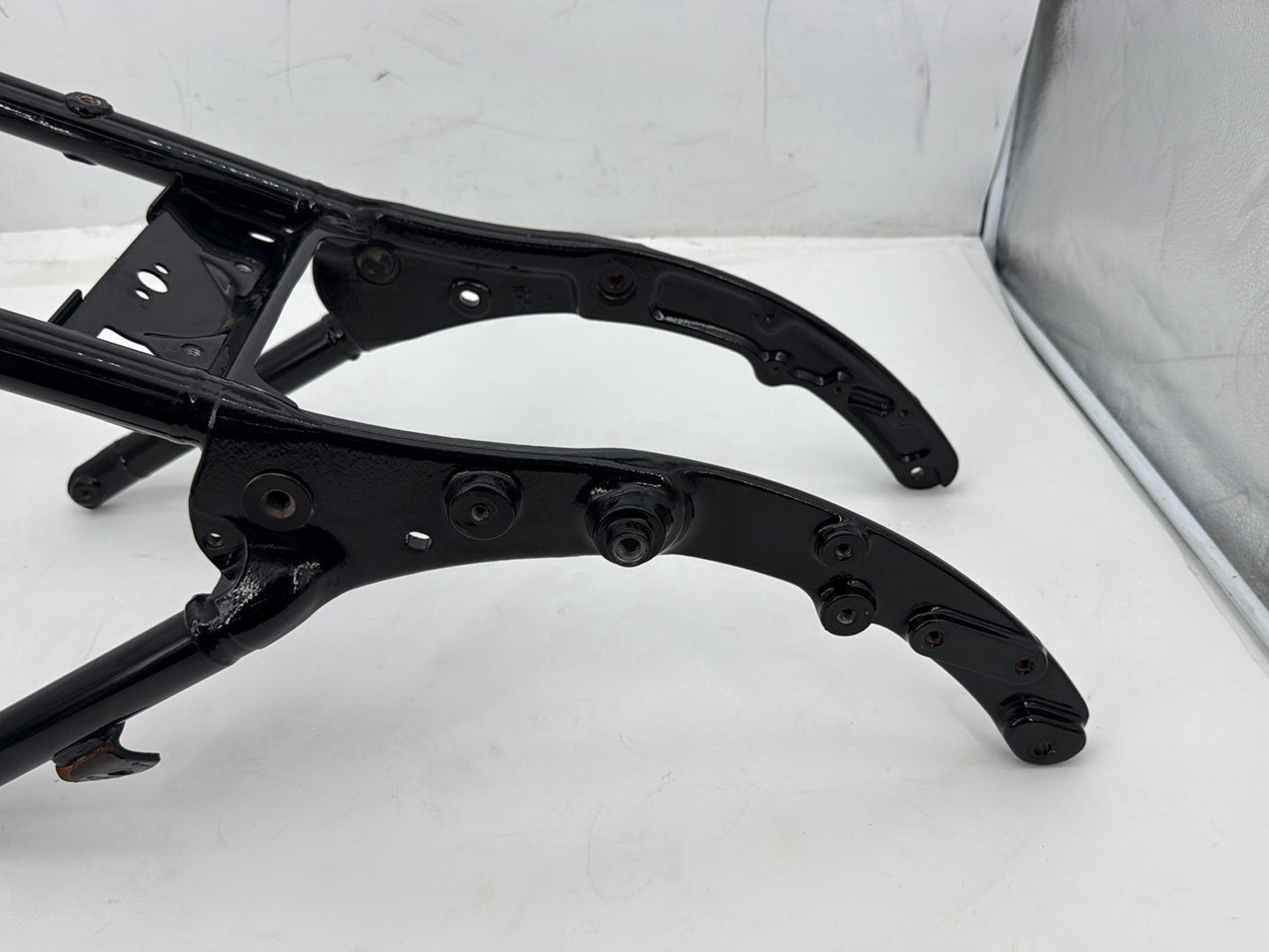 11 Harley Road King Touring Classic OEM Rear Back Sub Frame Rail Bar 48079-09BHP