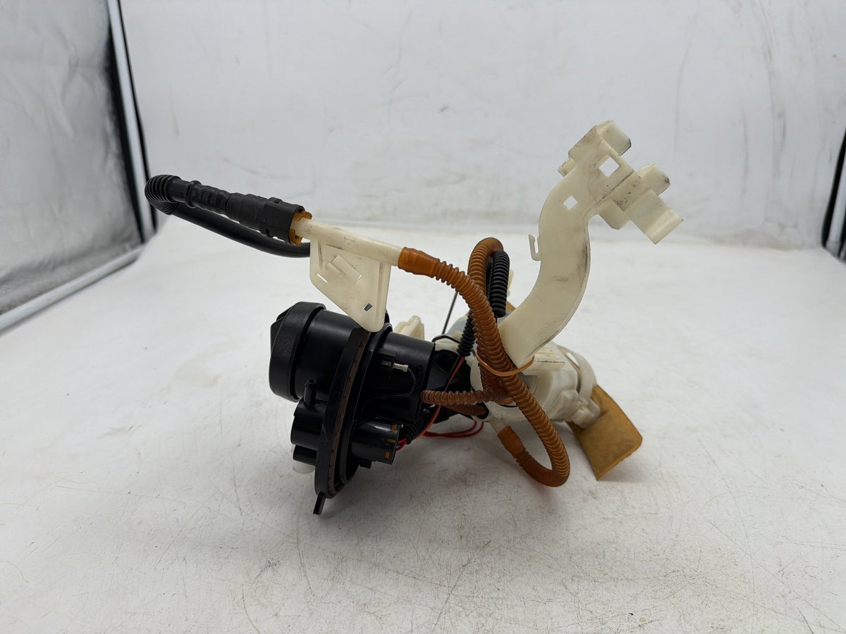 2010 Harley Street Glide Touring FLHX OEM Fuel Pump Gas Gasoline Petrol Sending