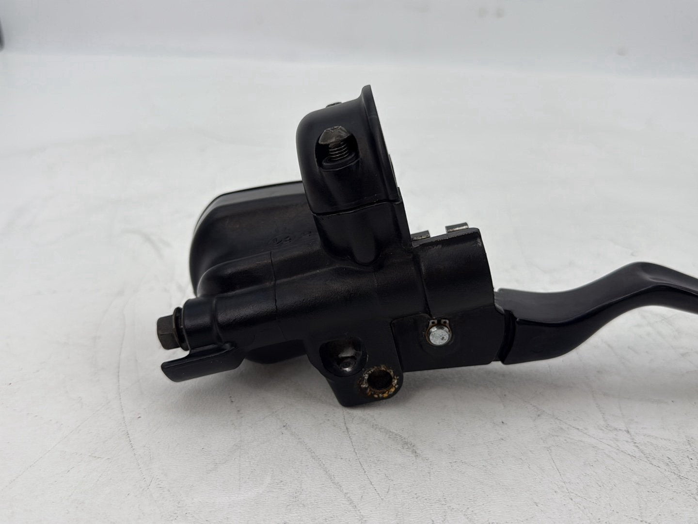 2004 - 2013 Harley-Davidson Sportster 1200 Custom Front Brake Lever Master Cylinder Reservoir 45146-04