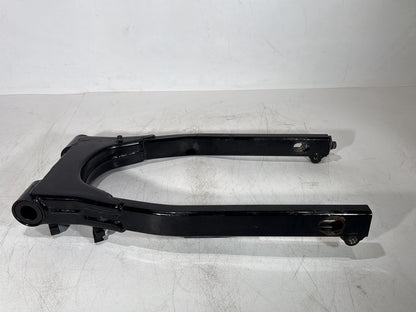 1999 - 2006 Harley-Davidson Touring Road King Police Rear Fork Swingarm Swing Arm  	47549-00