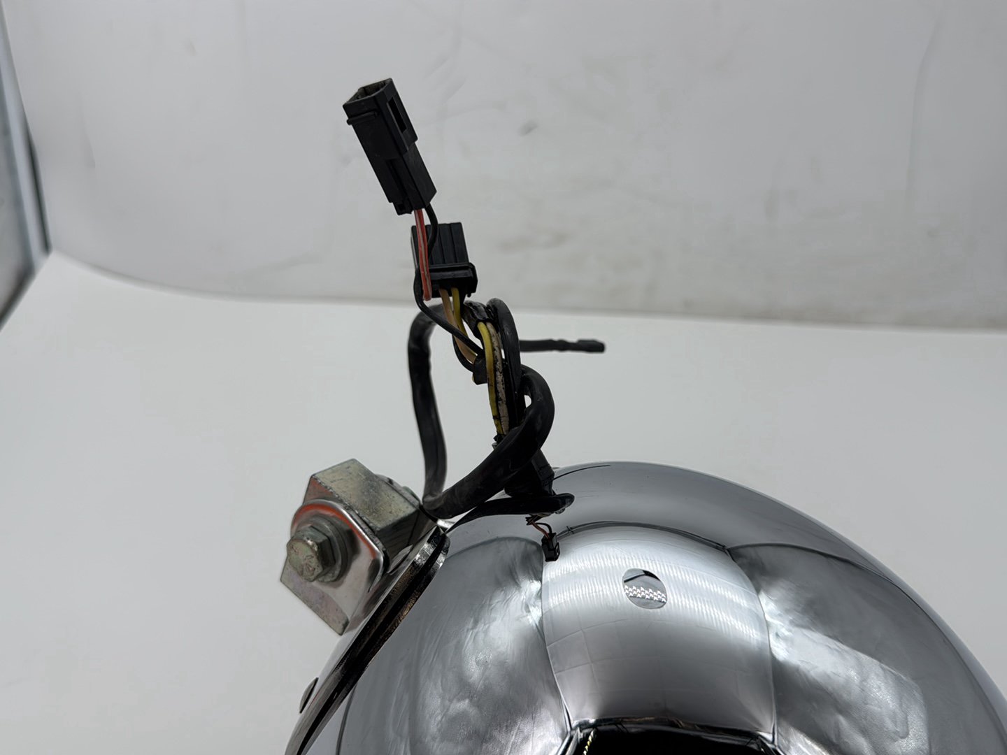 2008 Harley Softail Deluxe FLSTN OEM Headlight Headlamp Head Light Halogen