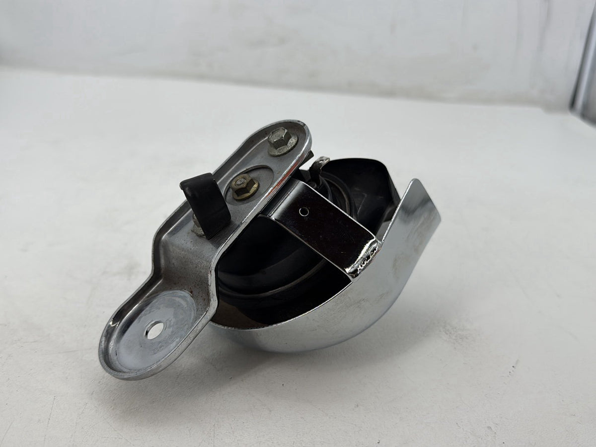 2004 Harley Softail FLSTC Heritage Classic OEM Horn Signal Klaxon Chrome Cover