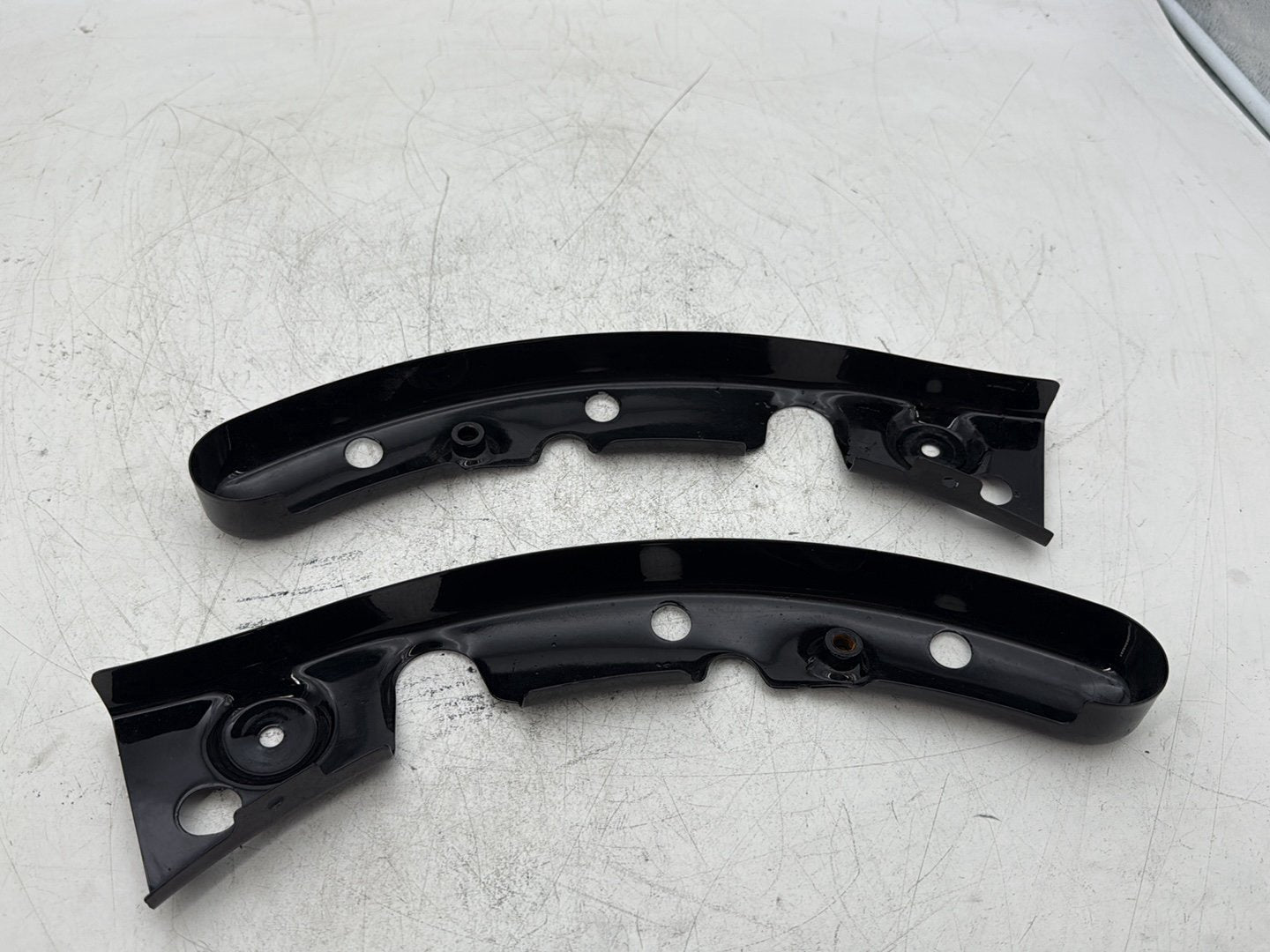 2012 Harley Road Glide Touring FLTRX Custom OEM Rear Left Right Fender Struts Bracket