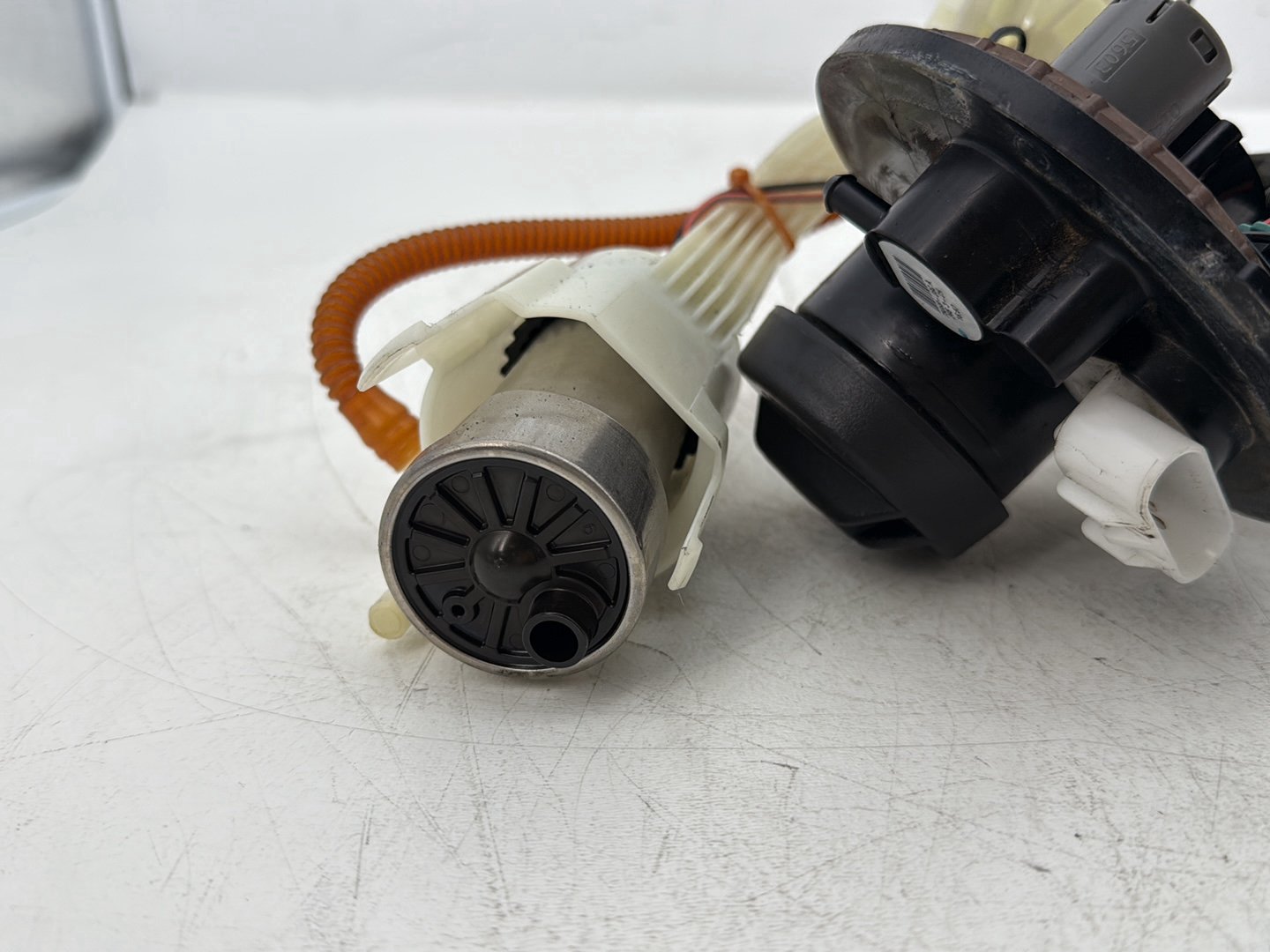 2014 Harley Street Glide Touring FLHXS OEM Fuel Pump Gas Gasoline Petrol Sending