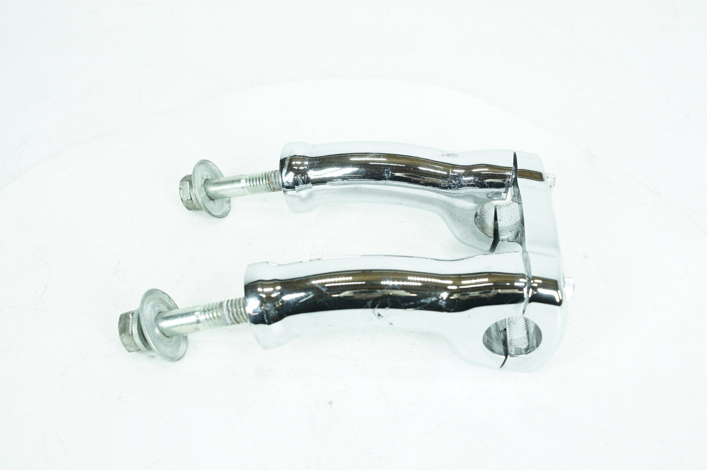 2007 - 2012 Harley-Davidson Softail Deluxe Front Handlebar Riser Top Clamp 55902-05