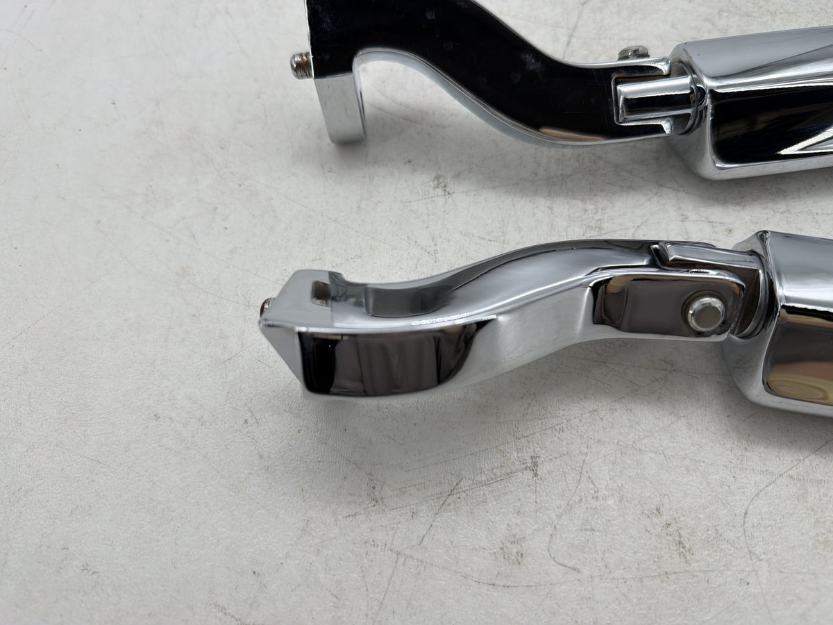2010 Harley Street Glide Touring FLHX OEM Passenger Left & Right Foot Pegs