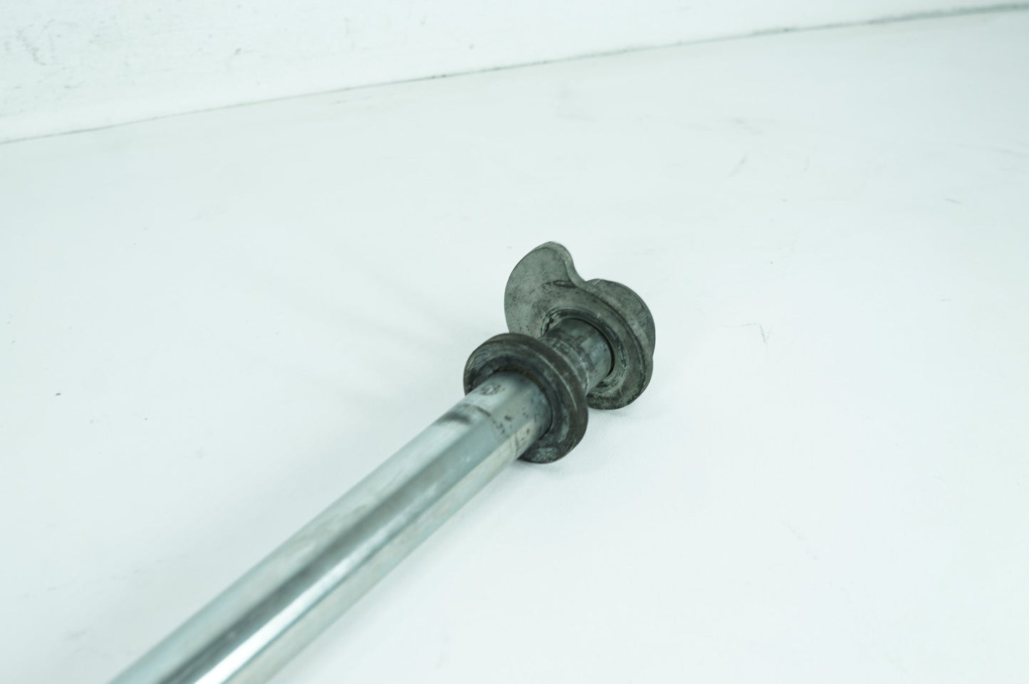 2012 - 2016 Harley-Davidson Touring Electra Ultra CVO Rear Wheel Axle Bolt Shaft 41056-09