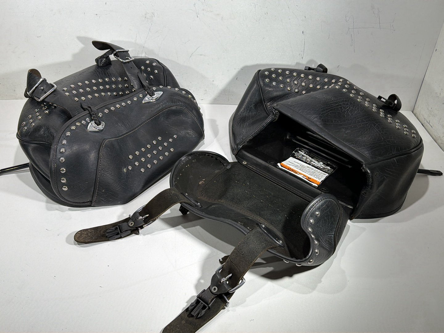 2011 Harley Heritage Softail Classic OEM Rear Right 1 Saddlebag Luggage Leather