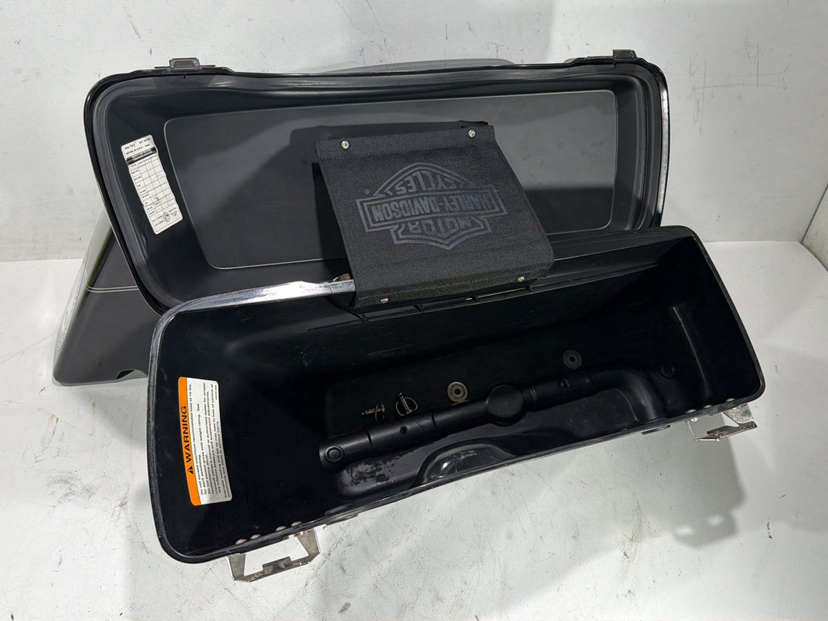 2005 Harley Electra Glide Touring Ultra OEM Left Right Saddlebags Luggage NOKey