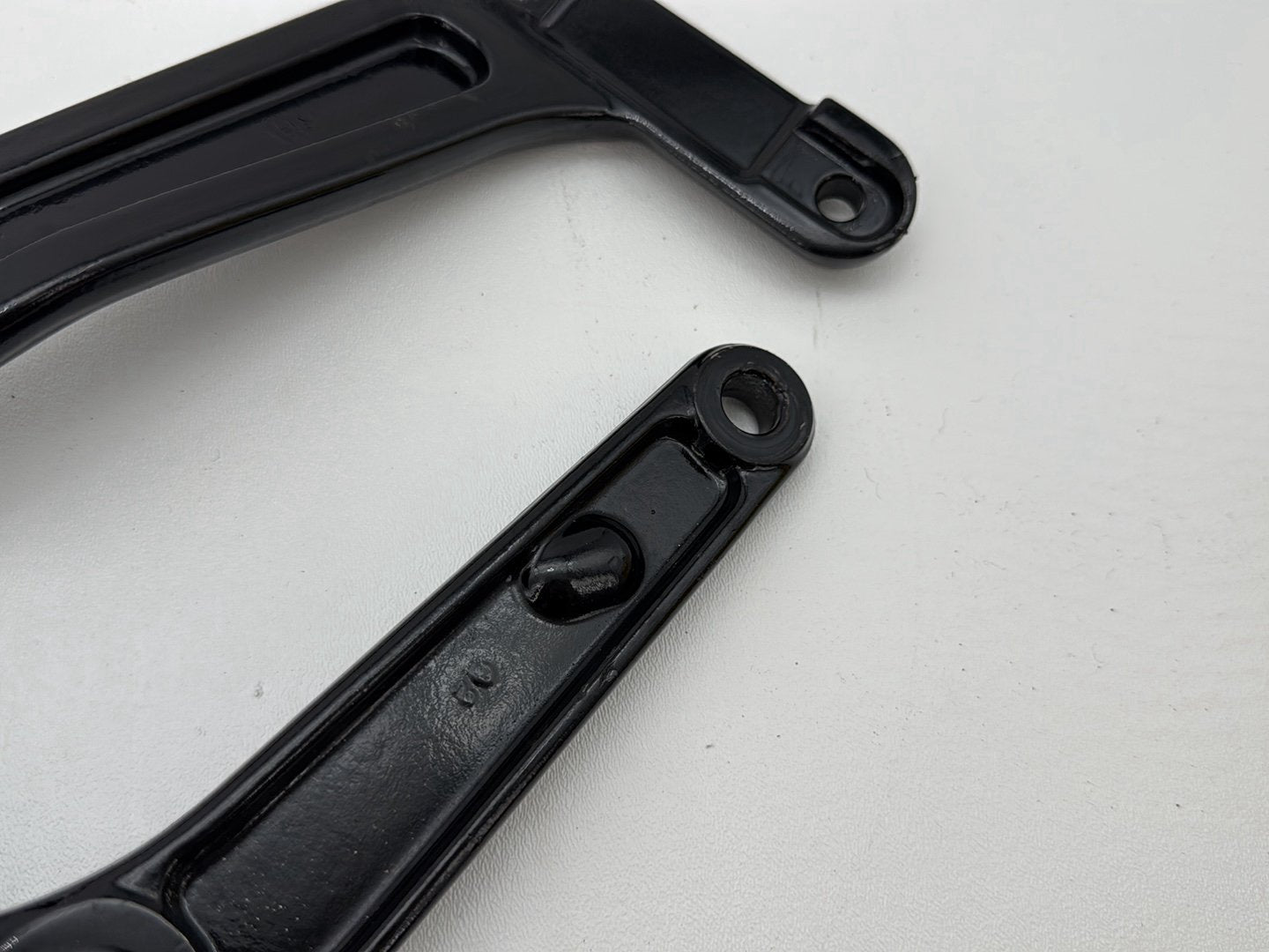 2008 Harley Softail Deluxe FLSTN OEM Rear Left & Right Fender Support Bracket