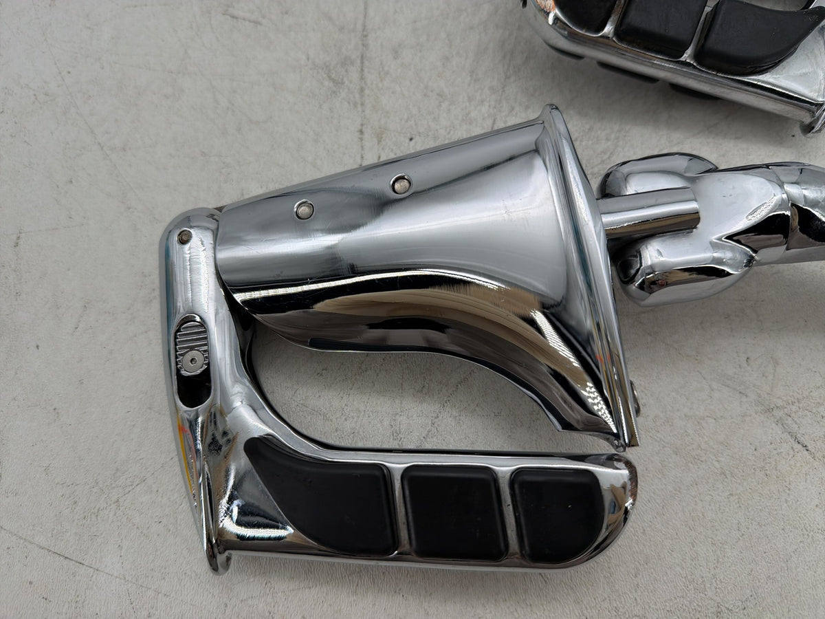 09 Harley Electra Glide Touring CVO Front Right Left Highway Foot Pegs Kuryakyn