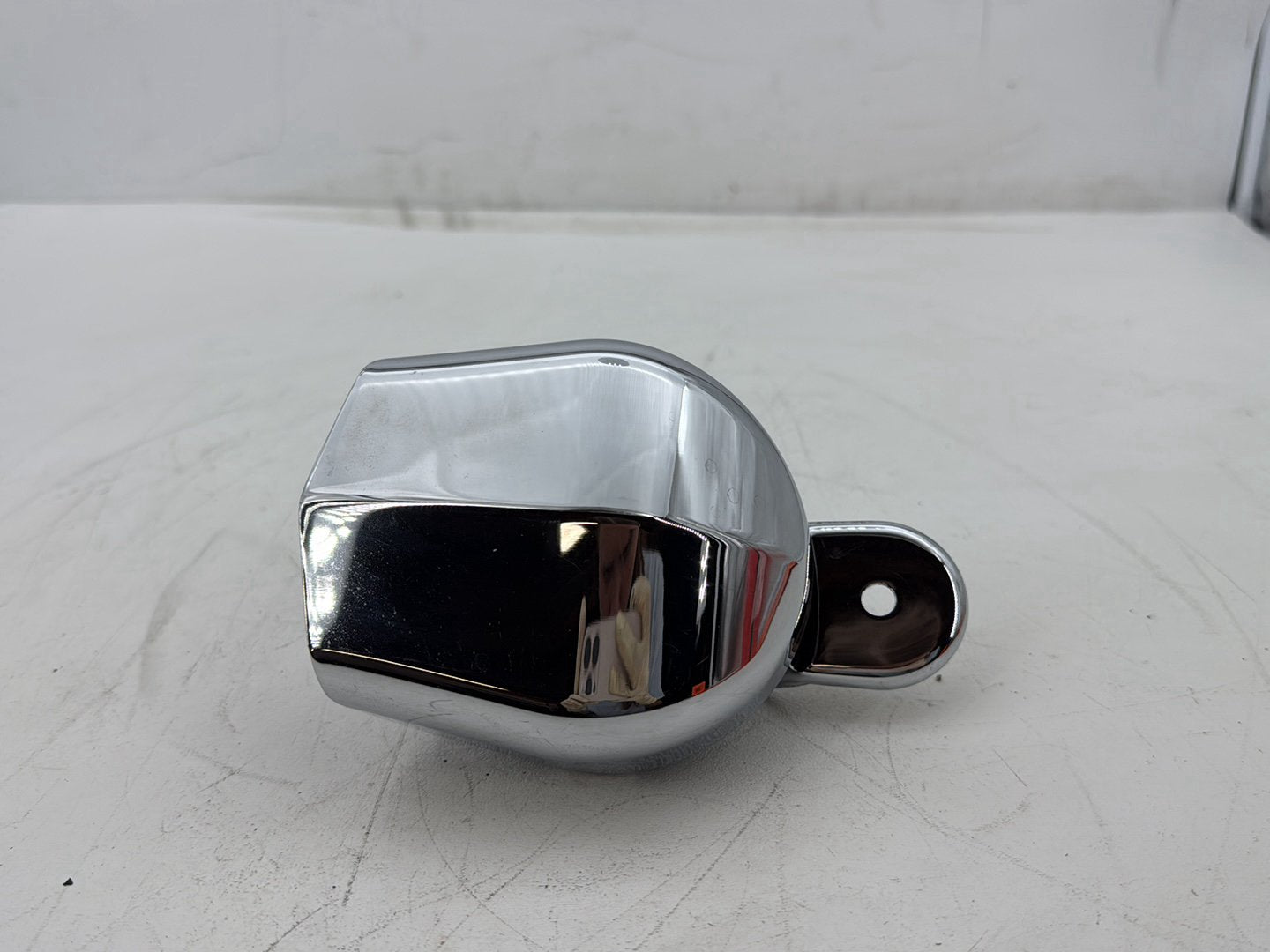 2011 Harley Electra Glide Ultra FLHTK OEM Horn Signal Klaxon Chrome Cover