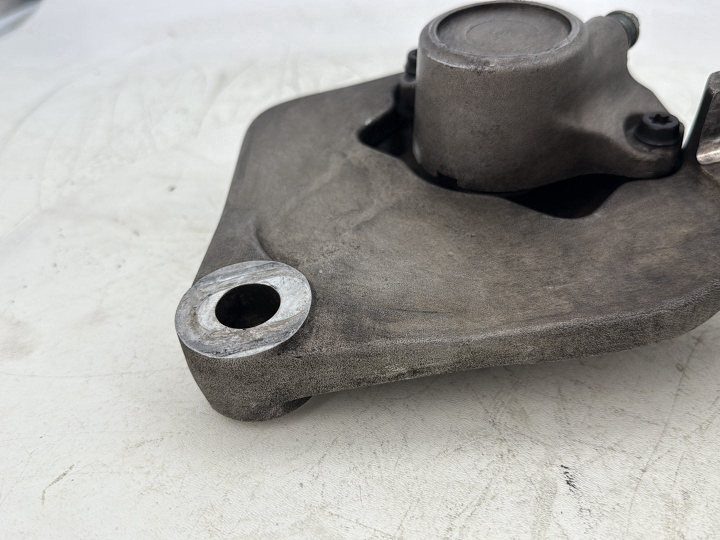 1998 Harley Touring FLHTCUI Electra Glide Ultra OEM Rear Back Brake Caliper w/ Bracket