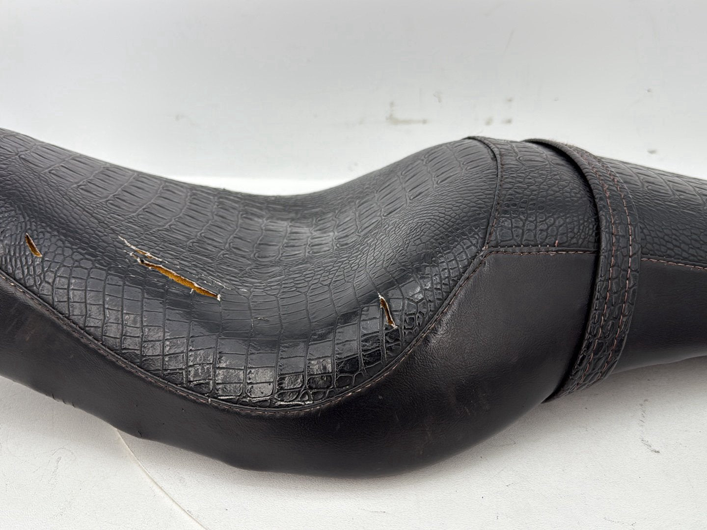 2004 - 2013 Harley-Davidson Sportster 883 Custom Passenger Rider Driver Seat Saddle  	52608-04