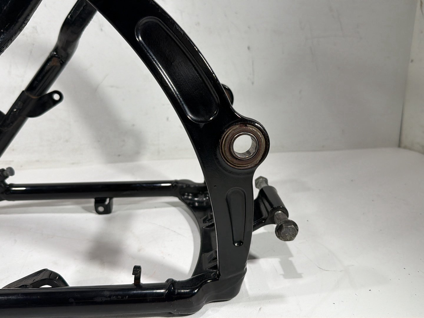 2011 Harley Heritage Softail Classic FLSTC OEM Rear Fork Swingarm Swing Arm
