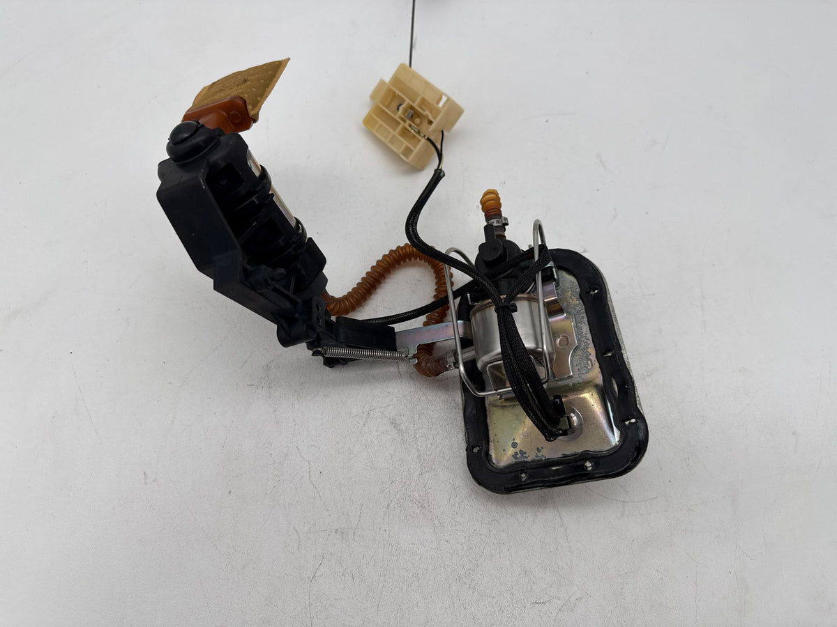 2008 Harley Softail Custom FXSTC OEM Fuel Pump Gas Gasoline Petrol Sending
