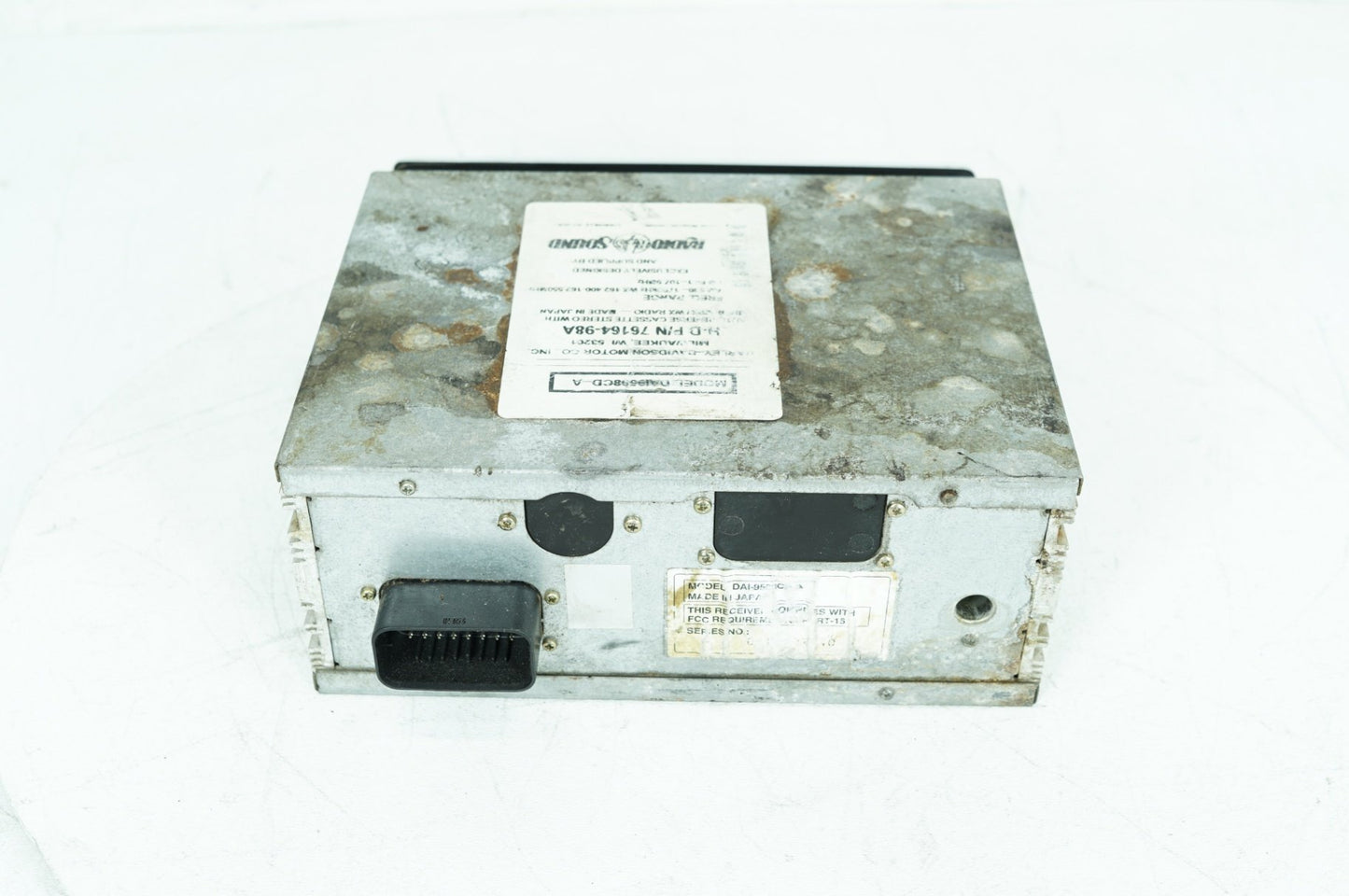 1999 - 2006 Harley-Davidson Touring Electra Glide Radio Cassette Player Audio 76146-98 76164-98A
