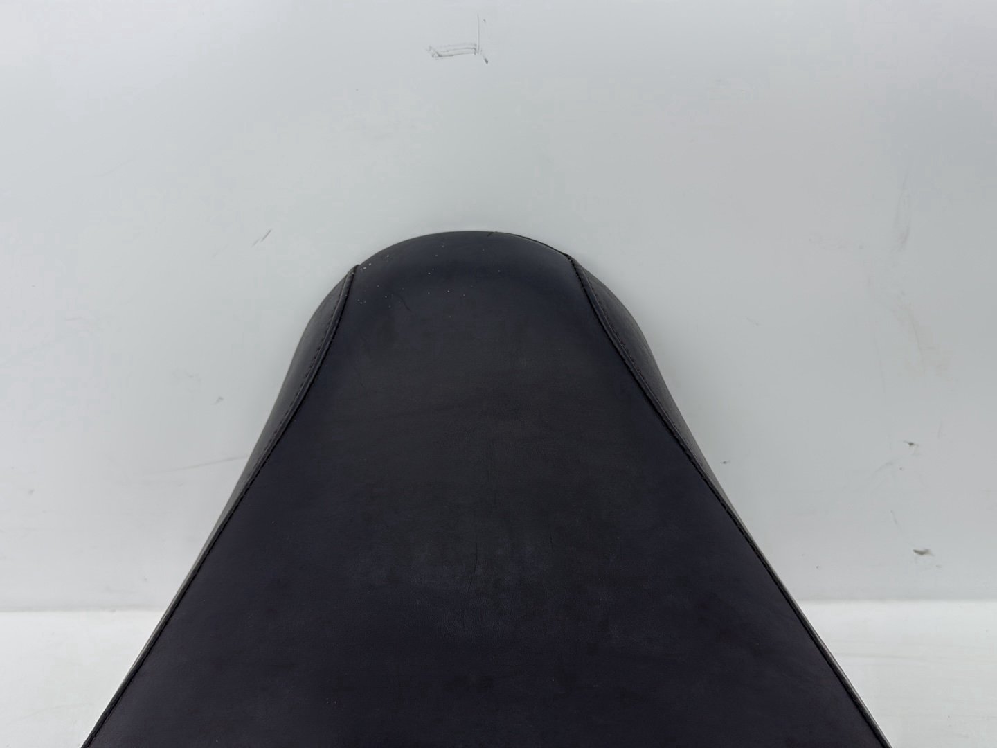 Harley-Davidson Misc  Passenger Rider Driver Seat Saddle 52000071