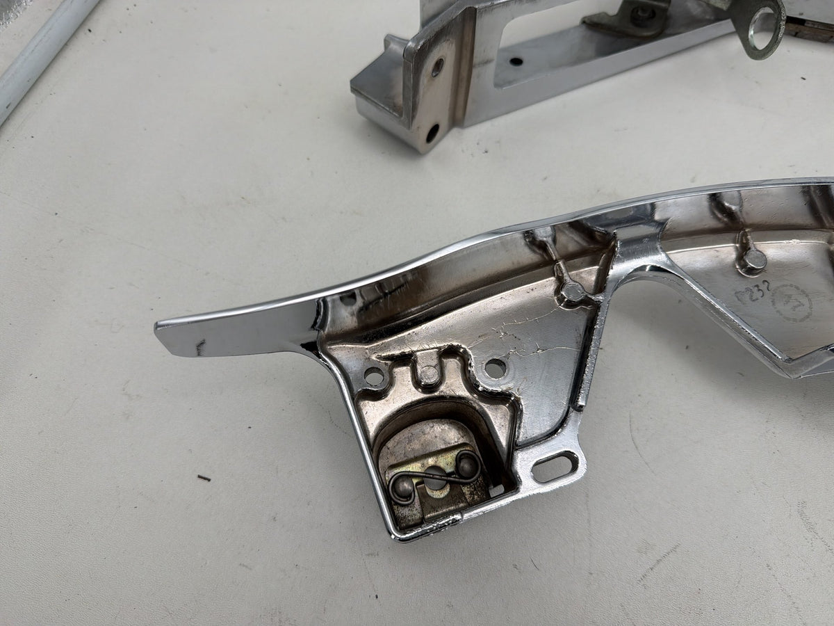 2016 Harley Road Glide Touring OEM Left Right Saddlebag Fender Struts Brackets