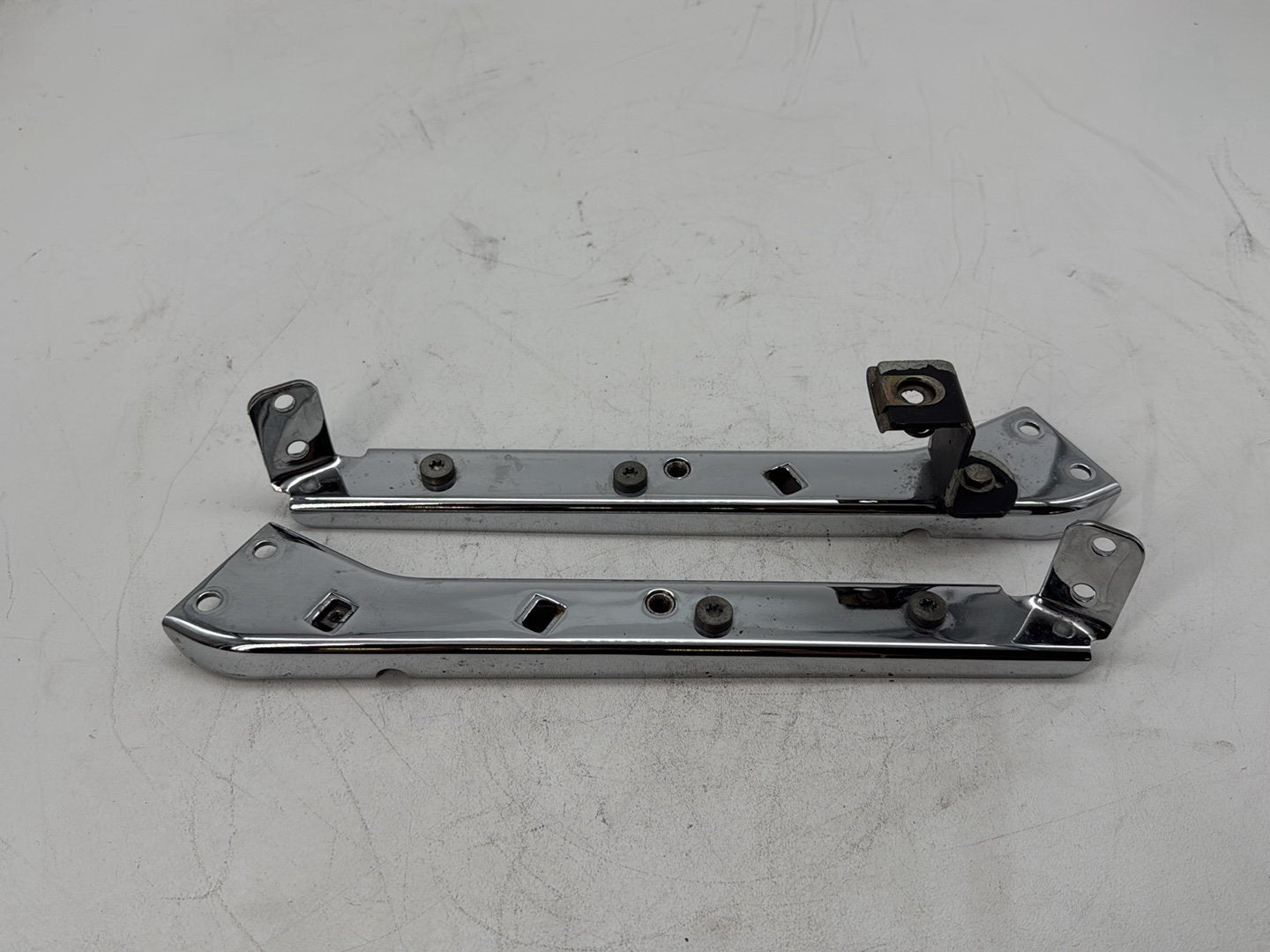 2006 Harley Touring FLHTCI Electra Glide Classic OEM Rear Left & Right Fender Support Bracket