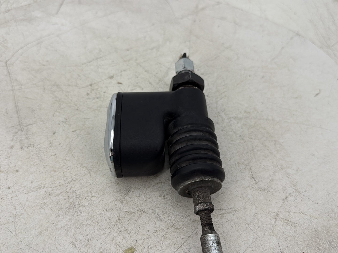 2015 Harley Dyna Low Rider FXDL OEM Rear Brake Master Cylinder Reservoir