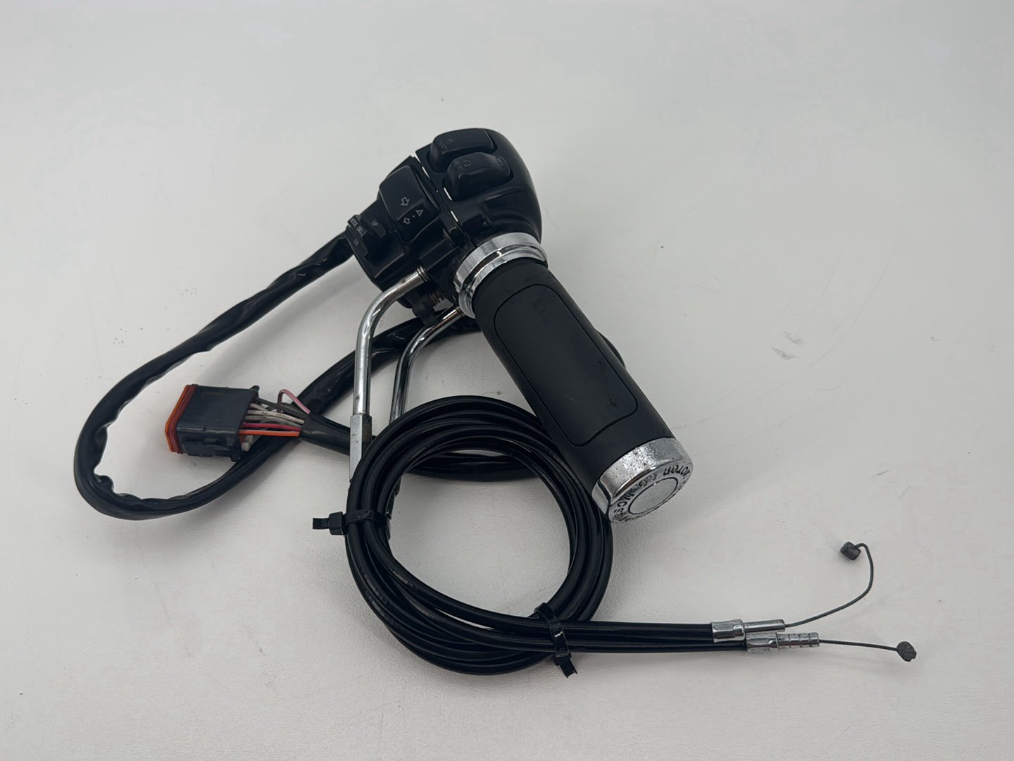 1999 - 2006 Harley-Davidson Touring Electra Glide Classic Right Engine Start Kill Switches Controls 71684-06A