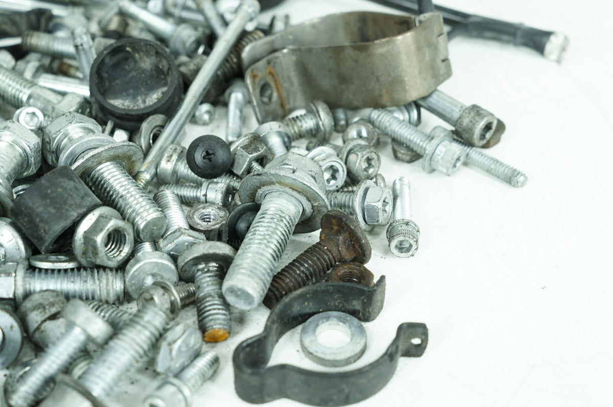 2014 Harley-Davidson Touring FLHTCU - Hardware Bolts Nuts & Brackets