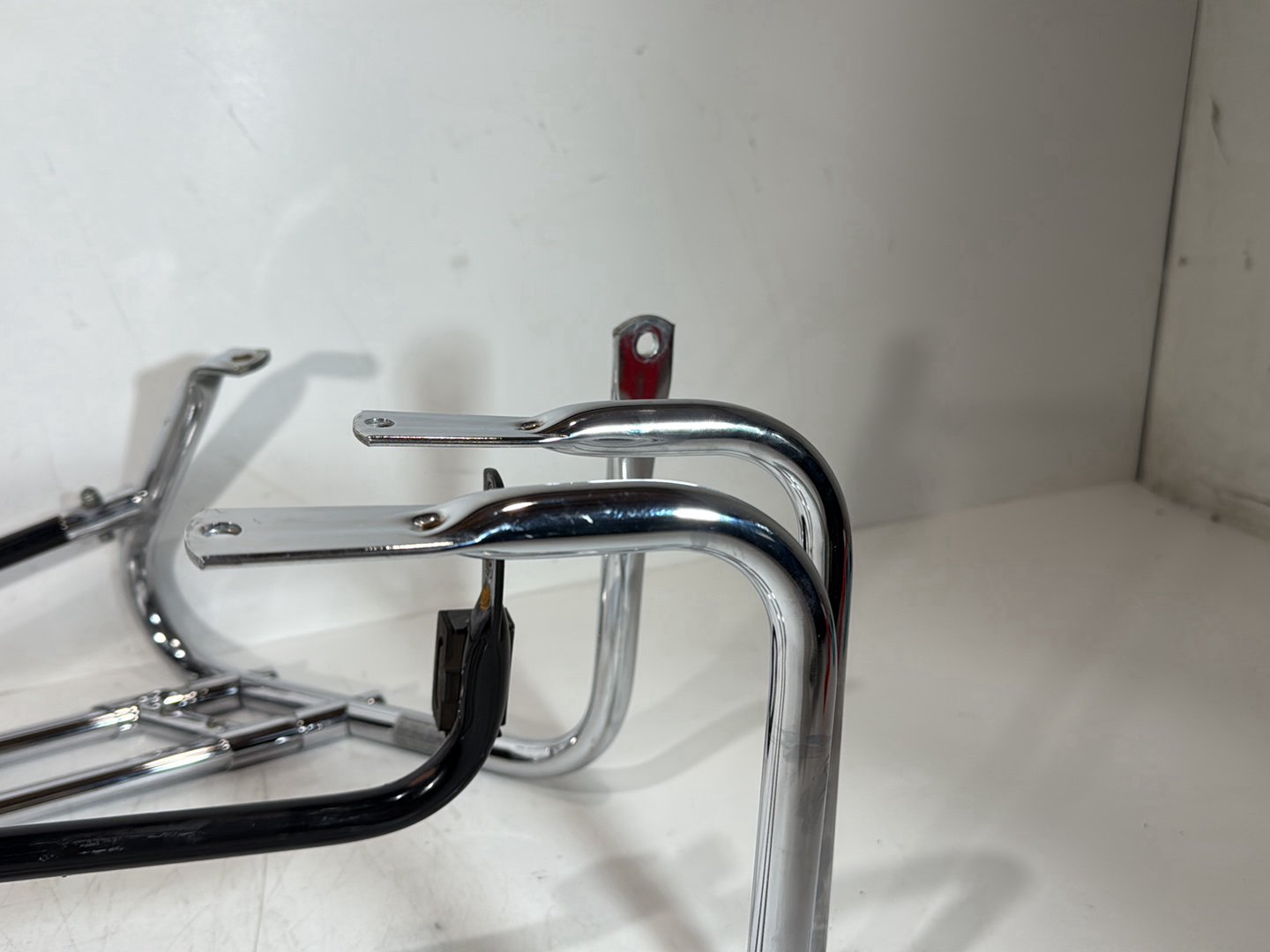 2007 - 2012 Harley-Davidson Touring Electra Glide Ultra Rear Left Right Saddlebag Guard Rails Bar 49193-09