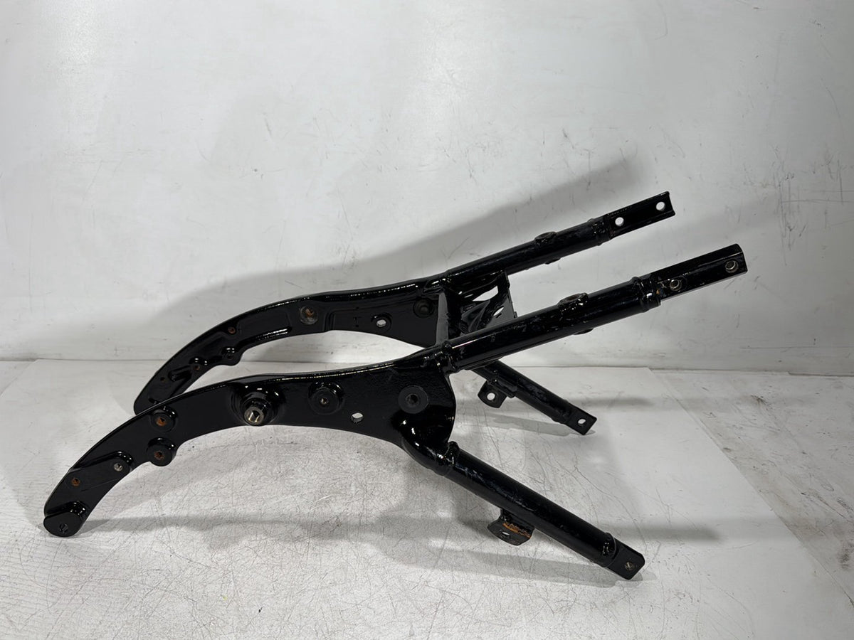 2018 Harley Road Glide Touring FLTRXS OEM Rear Back Sub Frame Rail Bar 48079-09BHP