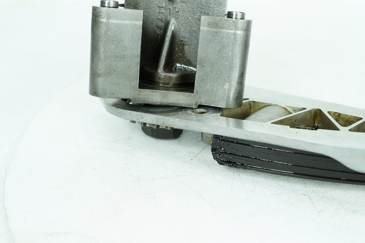 2000 - 2006 Harley-Davidson Softail Deuce Engine Motor Lower Timing Chain Guide 14715-00