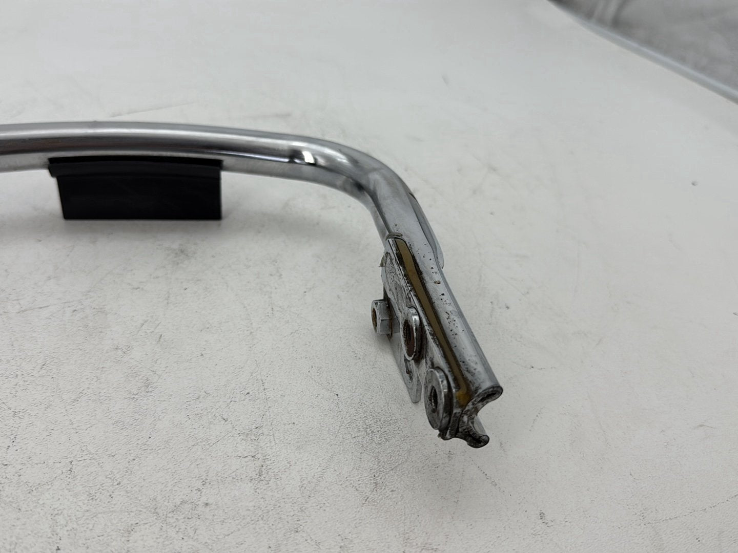 2007 Harley Street Glide Touring FLHX OEM Rear License Plate Support Bar Holder
