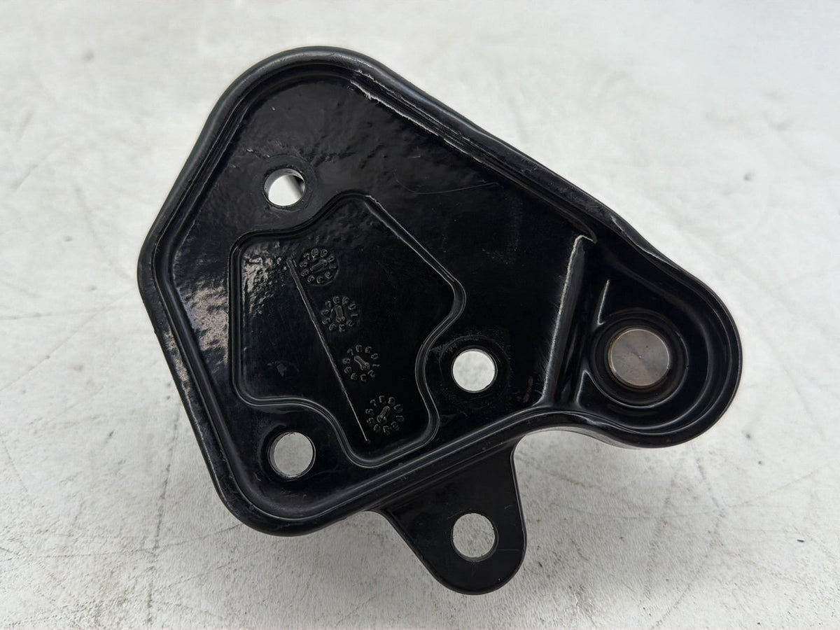 2003 Harley Softail Deuce FXSTD OEM Right 1 Footboard Mount Bracket