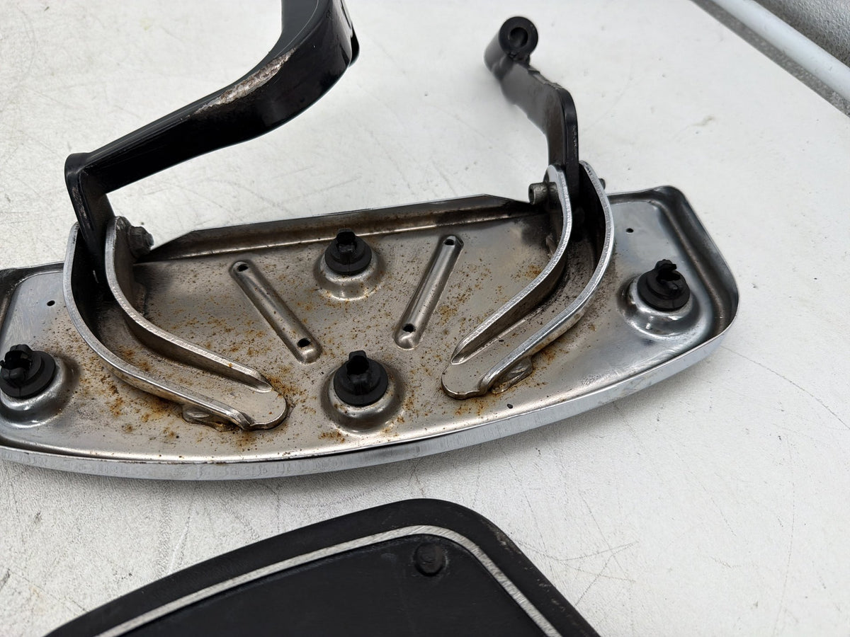 2011 Harley Electra Glide Touring Ultra OEM Left Right Driver & Pass Floorboard Foot Rest