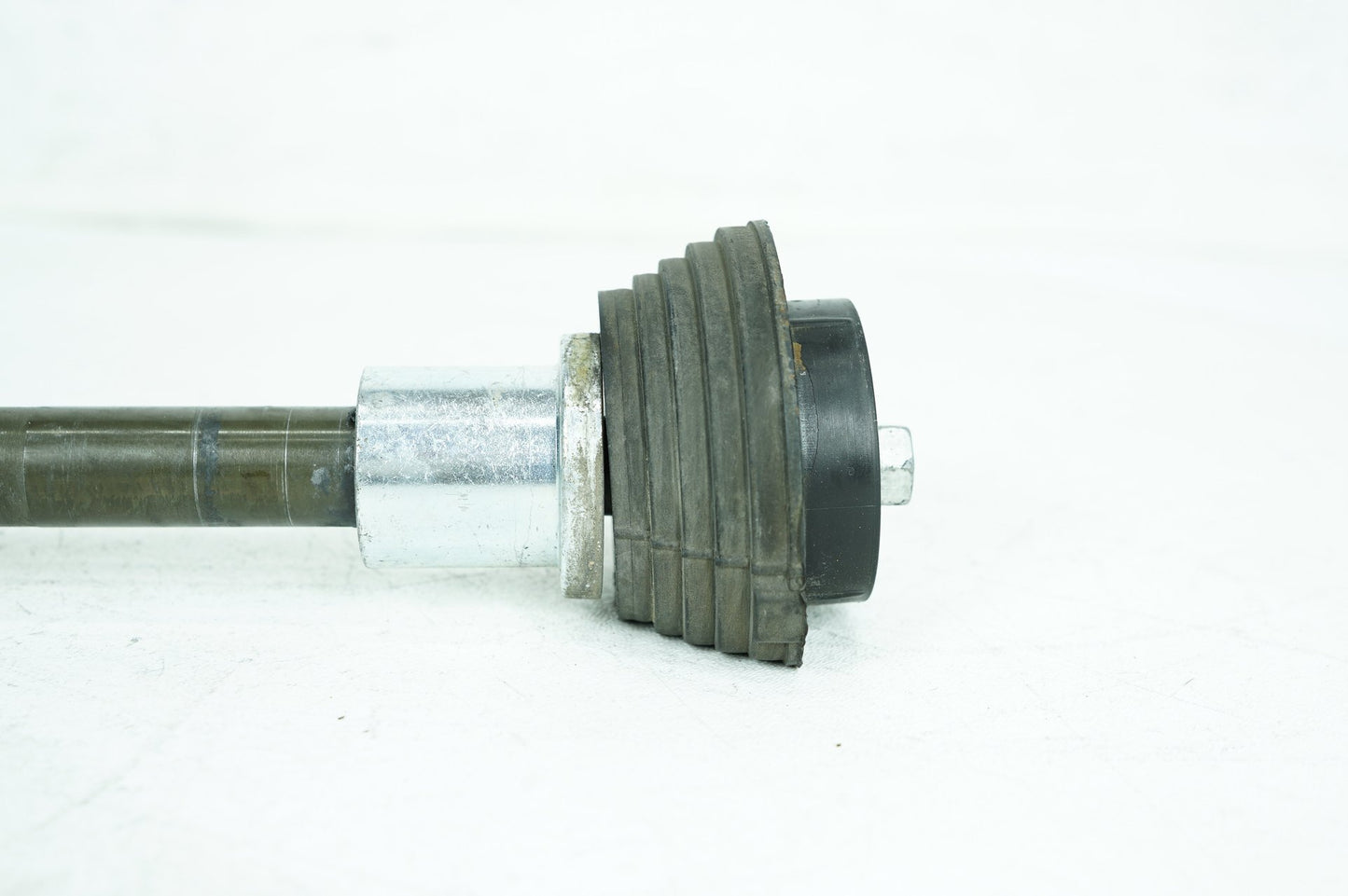 2008 - 2016 Harley-Davidson Touring Road Glide Ultra Rear Fork Swingarm Pivot Bolt Shaft 47540-11
