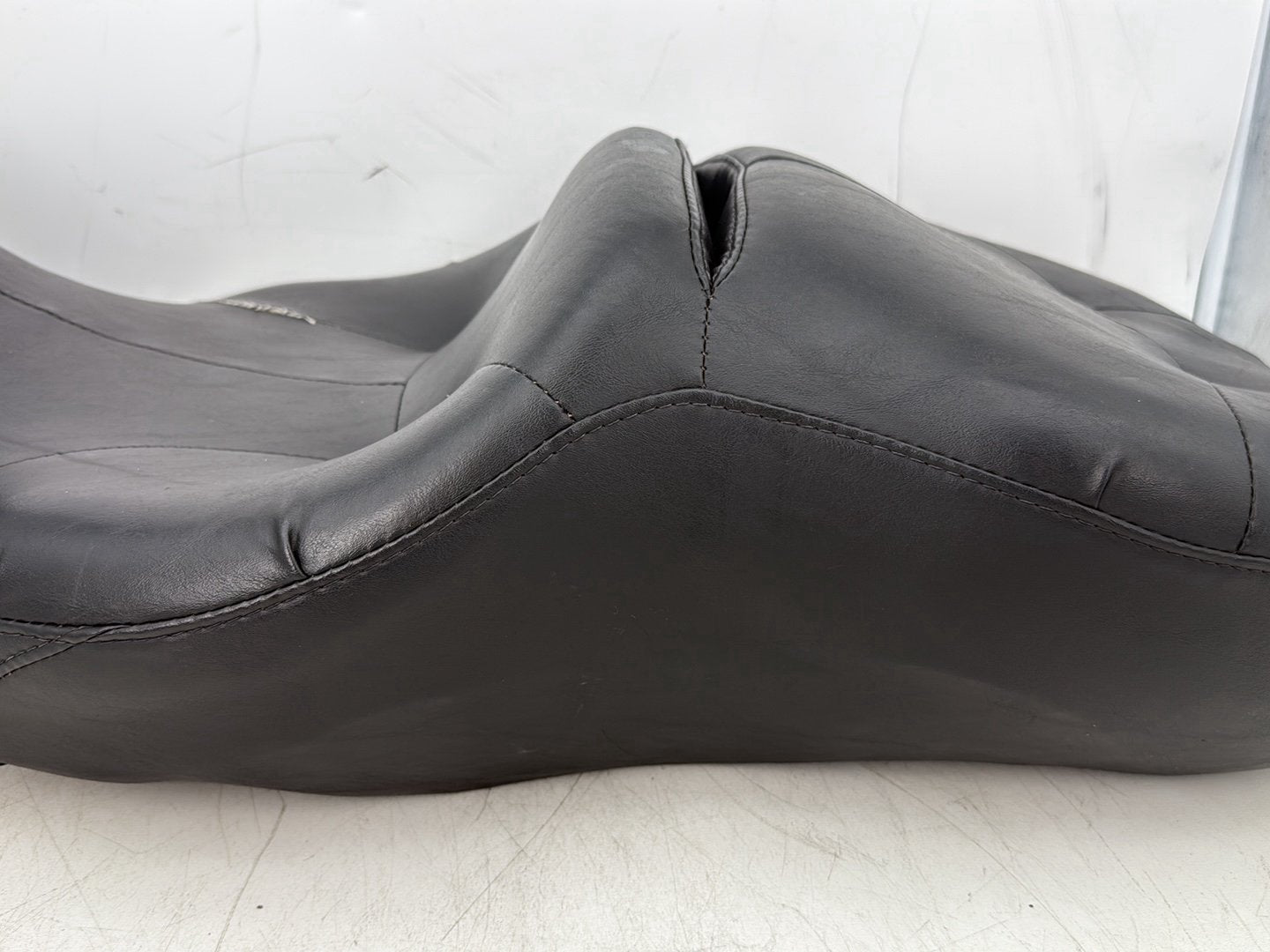 2006 Harley Electra Glide Touring Classic FLHTCI OEM Passenger Rider Driver Seat Saddle