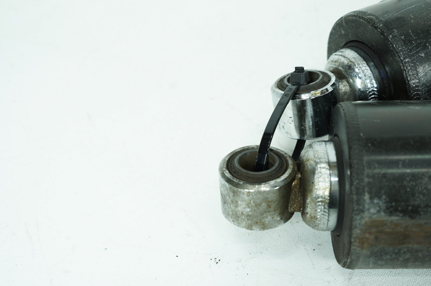 1999 - 2006 Harley-Davidson Softail Heritage Classic Rear Left Right Shock Absorbers 54508-00B