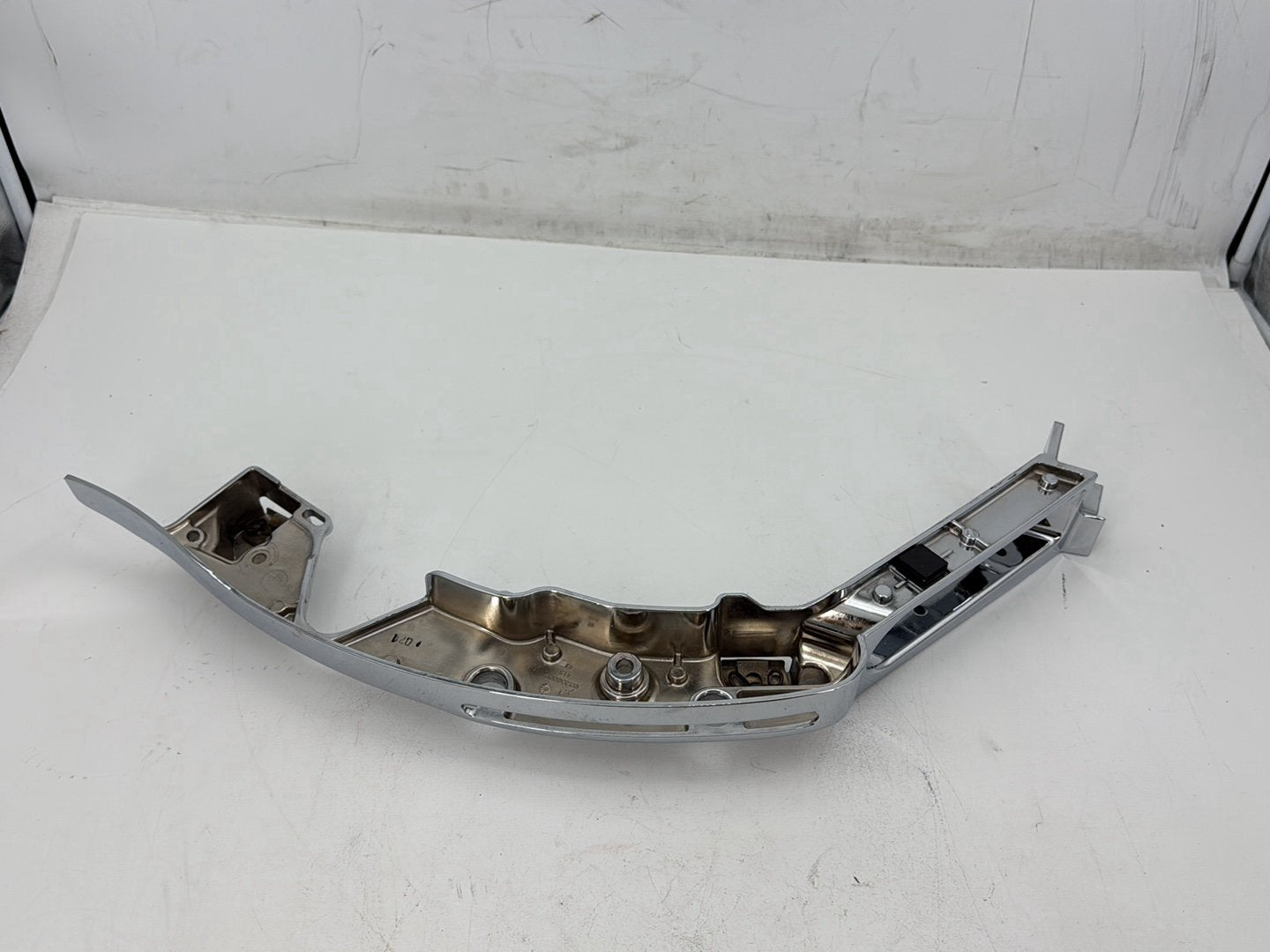 2014 Harley Electra Glide Touring CVO Screamin Eagle OEM Rear Left 1 Fender Strut Bracket