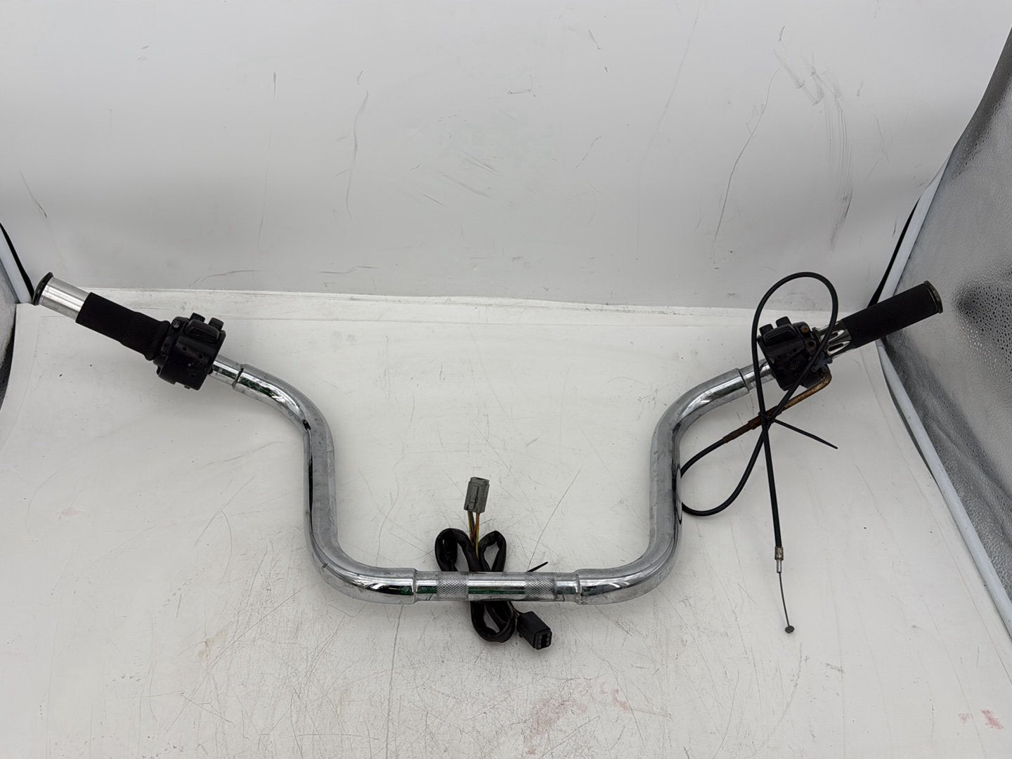 2005 Harley Dyna FXDWG Wide Glide OEM Handlebars Left Right Switches Controls