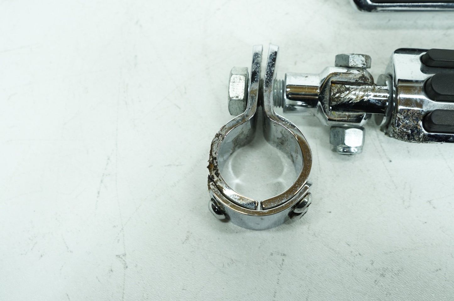 1999 - 2006 Harley-Davidson Touring Road King Classic Front Right Left Highway Foot Pegs 50130-95A