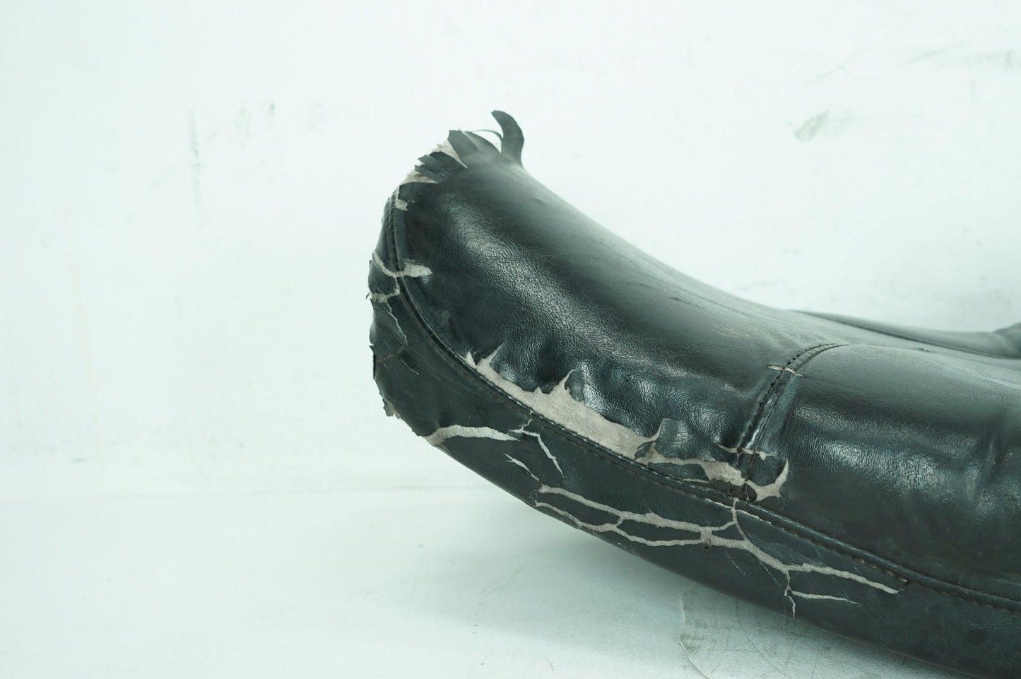 2004 - 2012 Harley-Davidson Sportster Custom Passenger Rider Driver Seat Saddle 51530-04