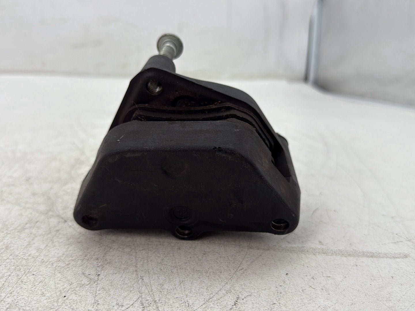 2005 Harley Electra Glide Touring Ultra FLHTCUI OEM Front Left 1 Brake Caliper