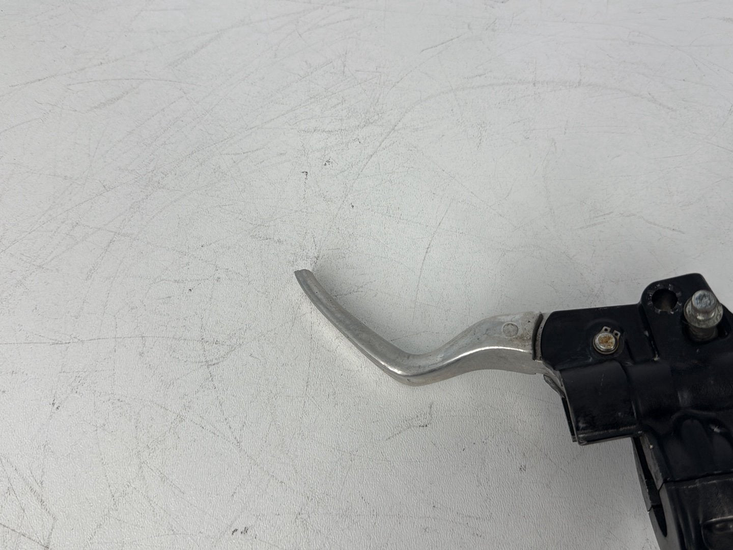 2005 Harley Sportster XL883C 883 Custom OEM Front Right Brake Lever Master Cylinder
