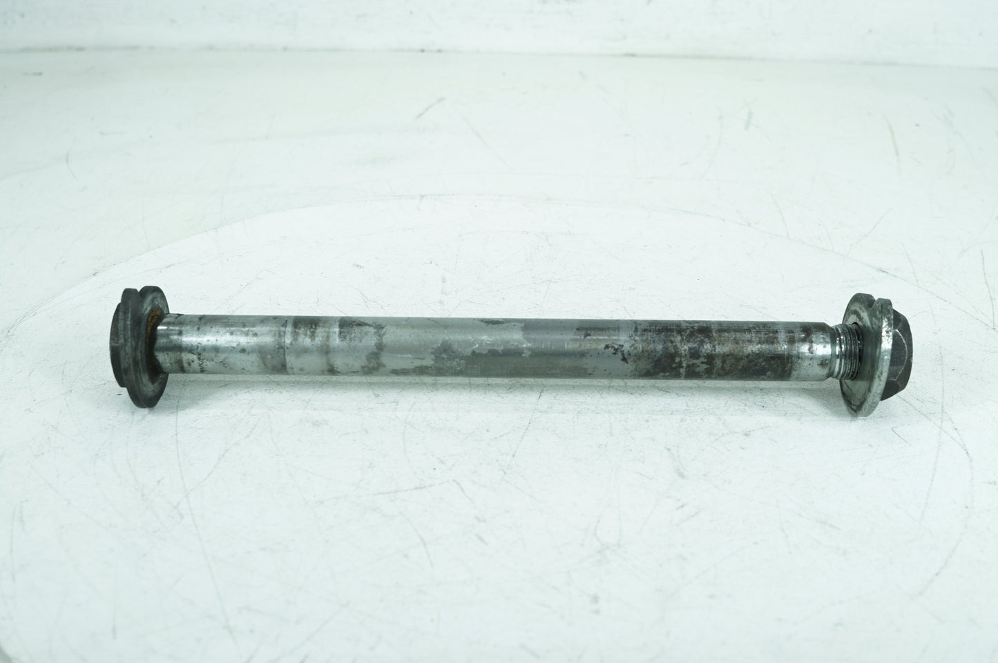 2007 - 2011 Harley-Davidson Touring Electra Screamin Eagle Rear Wheel Axle Bolt Shaft 41056-02