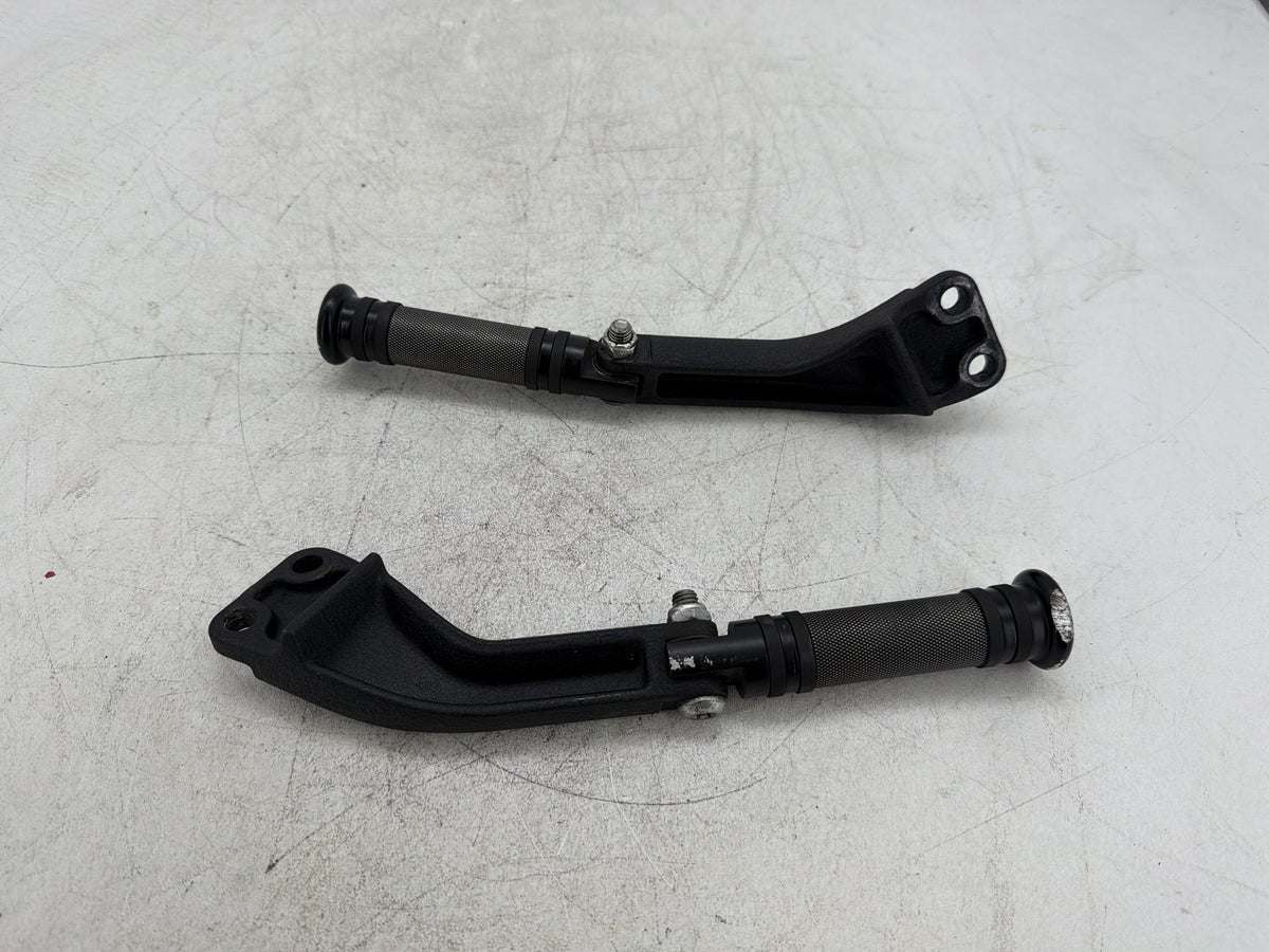 2012 Harley Dyna Fat Bob FXDF 103 OEM Passenger Left & Right Foot Pegs