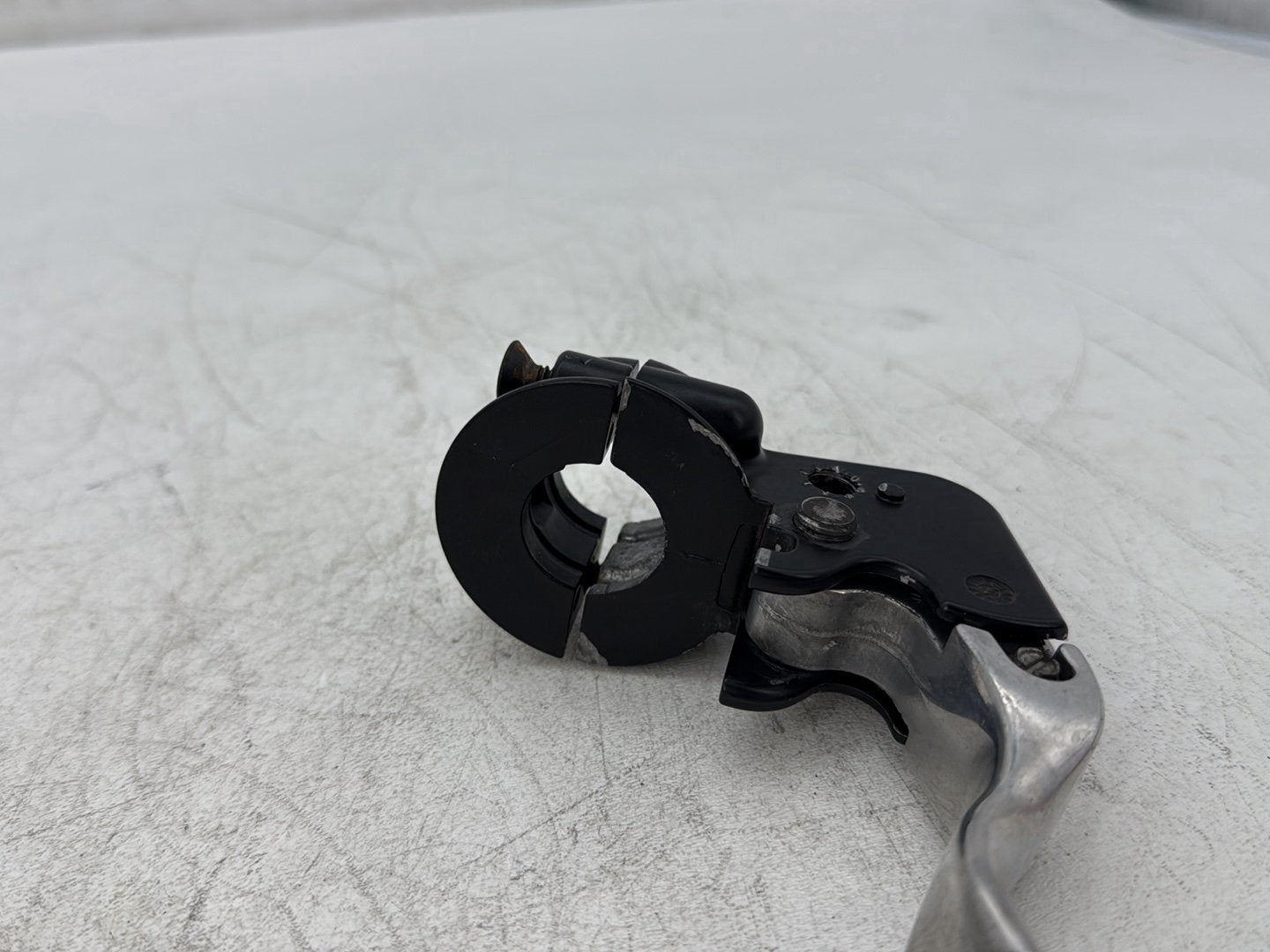 2005 Harley Electra Glide Touring Ultra FLHTCUI OEM Front Left Hand Clutch Control Lever