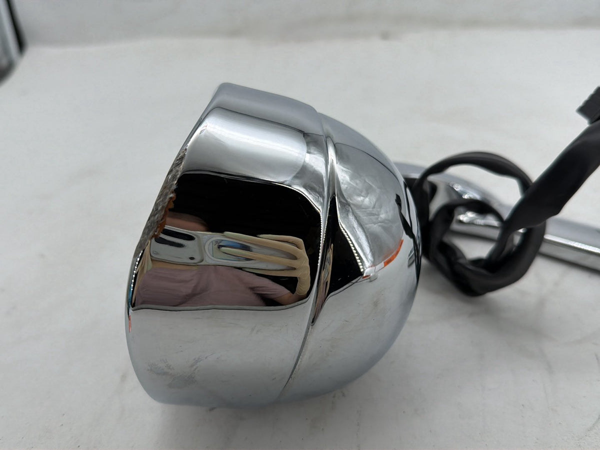 2007 Harley Street Glide Touring FLHX OEM Front Right 1 Turn Signal Indicator