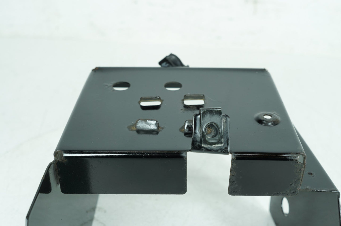 1999 - 2006 Harley-Davidson Touring Street Glide Battery Tray Bracket Holder Carrier  	66281-02A
