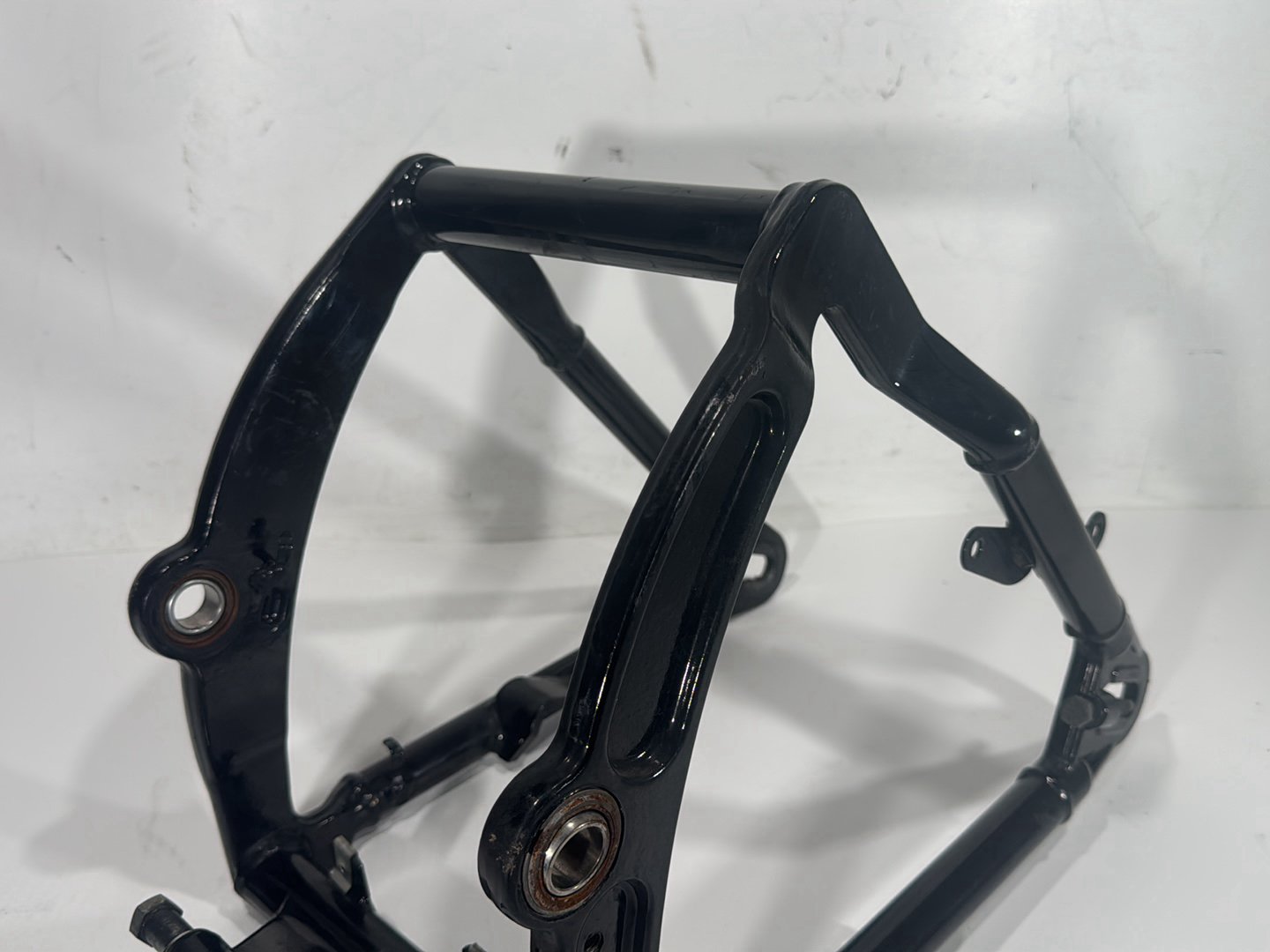 2004 Harley Softail FLSTC Heritage Classic OEM Rear Fork Swingarm Swing Arm
