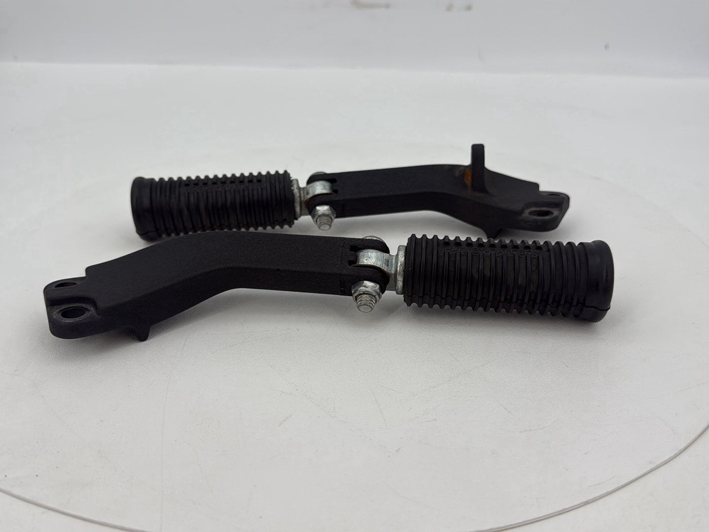 2007 - 2017 Harley-Davidson Dyna Wide Glide Passenger Left & Right Foot Pegs 49230-06